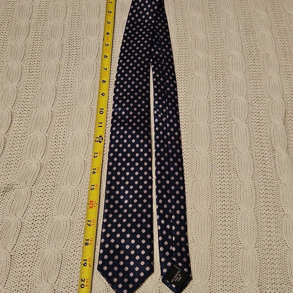 Ike Behar Boys Navy and Floral Tie